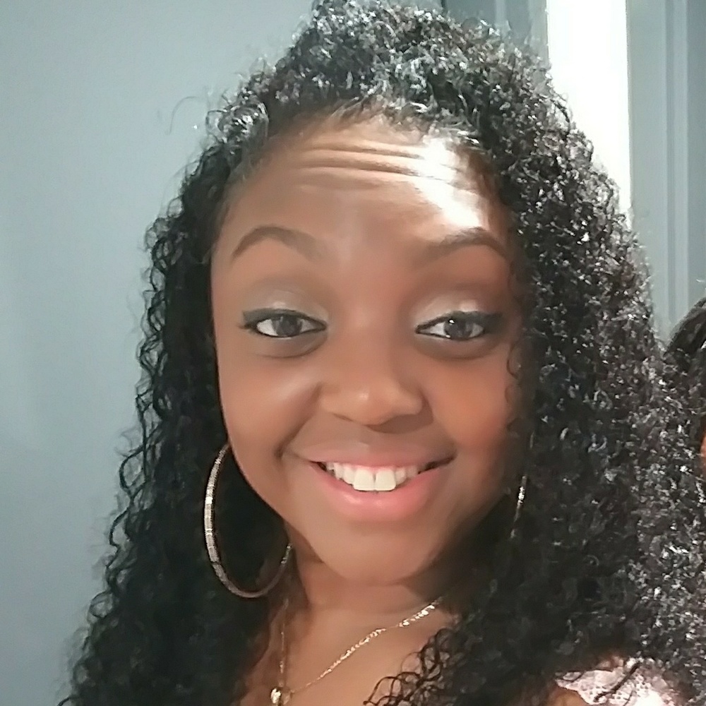 Meet your Posher, Maxine